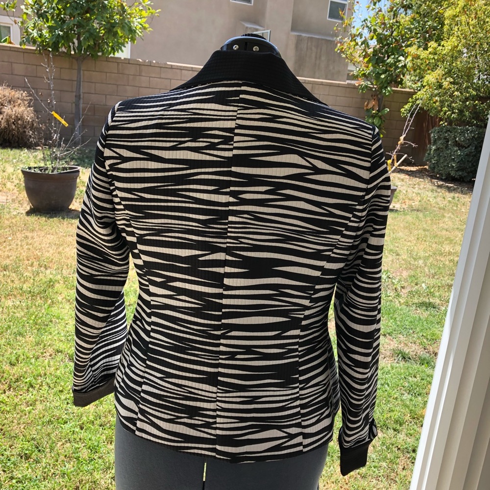 Scott Taylor Jacket - Picture 2 of 3